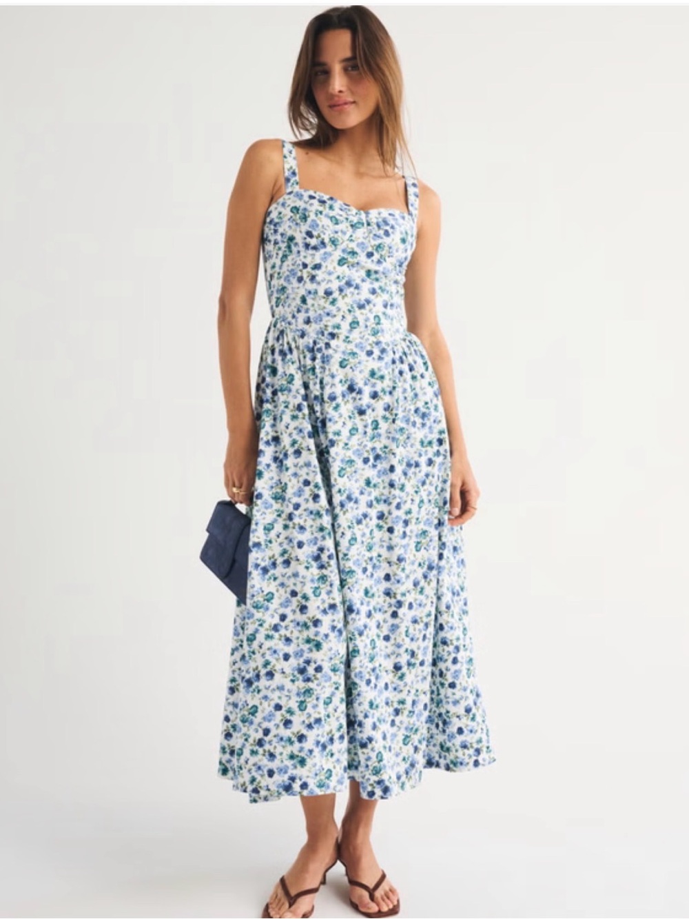 100% Cotton

Bra-Free Dipped-Waist Maxi Dress